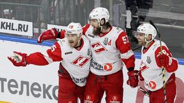 26 февраля. Санкт-Петербург. СКА - "Спартак" - 0:2. Игроки красно-белых празднуют заброшенную шайбу.