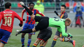 21 марта 2015 года. Москва. МСА "Локомотив". "Арсенал" - ЦСКА - 1:4. Вратарь Сергей Котов (№16) был самым возрастным и опытным игроком того "Арсенала", который приехал на "домашний" матч с ЦСКА в Москву.