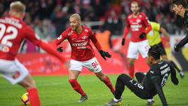 3 марта. Москва. "Спартак" - "Краснодар" - 1:1. Софьян Ханни (второй слева) против Рамиреса.