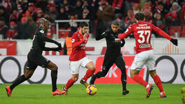 3 марта. Москва. "Спартак" – "Краснодар" – 1:1. Аяз Гулиев (второй слева) и Георгий Мелкадзе (№37) против Шарля Каборе (слева) и Вандерсона Масиэла.