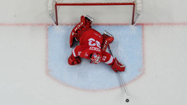 4 марта. Москва. "Спартак" - СКА - 2:3 ОТ. Вратарь красно-белых Юлиус Гудачек.