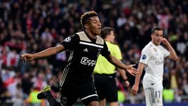 5 марта. Мадрид. "Реал" - "Аякс". Давид Нерес только что отправил мяч в ворота соперника.