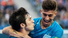 10 марта. Санкт-Петербург. "Зенит" - "Уфа" - 2:1. Радость Сердара Азмуна и Эмиллиано Ригони после гола.