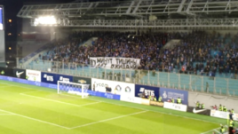 "10 минут тишины. 10 лет ожиданий". Баннер фанатов "Динамо".