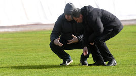 11 марта. Тула. Представители комиссии на стадионе "Арсенала".