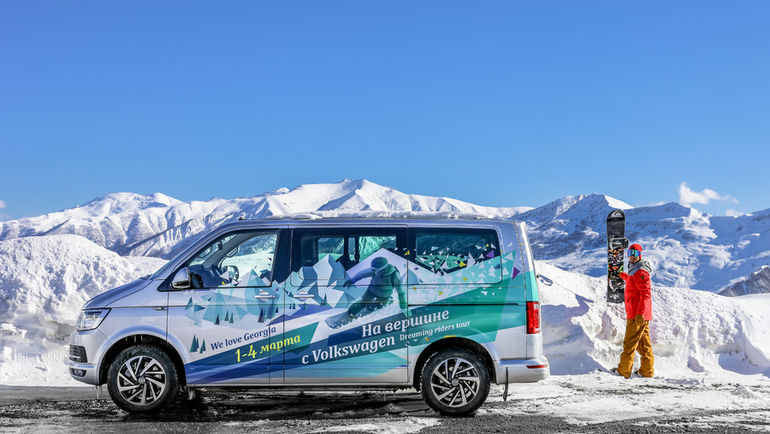 Один из самых известных серферов, путешественник и амбассадор марки Volkswagen Коммерческие автомобили в России Сергей Расшиваев. Один из самых известных серферов, путешественник и амбассадор марки Volkswagen Коммерческие автомобили в России Сергей Расшиваев.