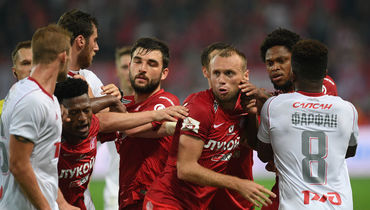 Кто должен быть капитаном "Спартака" - Джикия или Глушаков?