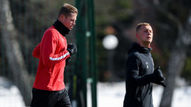 14 марта. Баковка. Дмитрий Тарасов и Дмитрий Баринов на тренировке "Локомовотива".