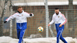 17 марта. Новогорск. Тренировка сборной России. Максим Беляев (справа) и Федор Чалов.