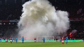 17 марта. Москва. "Спартак" – "Зенит" – 1:1. В РПЛ назвали воскресную встречу москвичей и петербуржцев самой спокойной за последнее время. Тем не менее, были выявлены 77 нарушителей.