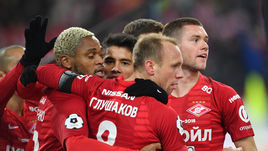 17 марта. Москва. "Спартак" - "Зенит" – 1:1. (слева направо) Луиз Адриану. Денис Глушаков, Лоренсо Мельгарехо. Александр Ташаев.