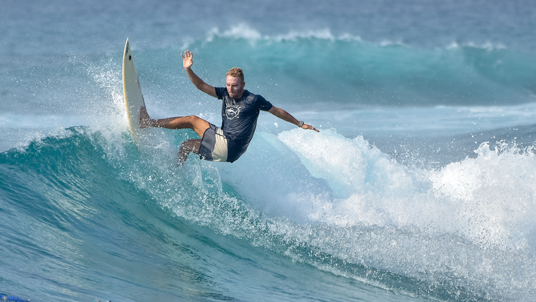 Один из самых известных серферов, путешественник и амбассадор марки Volkswagen Коммерческие автомобили в России Сергей Расшиваев. Один из самых известных серферов, путешественник и амбассадор марки Volkswagen Коммерческие автомобили в России Сергей Расшиваев.