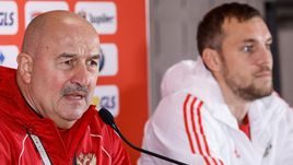 20 марта. Брюссель. Станислав Черчесов и Артем Дзюба.