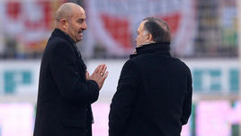 16 марта 2008 года. Санкт-Петербург. "Зенит" - "Спартак" - 0:0. Дик Адвокат (справа) и Станислав Черчесов после матча первого тура нового чемпионата России.