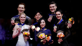 21 марта. Сайтама. Евгения Тарасова/Владимир Морозов, Суй Вэнцзин/Хань Цун и Наталья Забияко/Александр Энберт (слева направо).