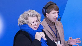 (слева направо) Татьяна Тарасова, Алексей Ягудин, комментатор Александр Гришин.