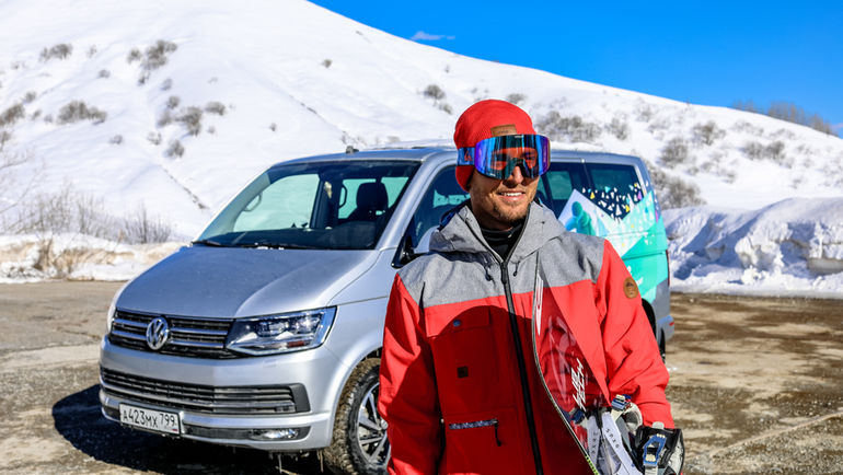 Один из самых известных серферов, путешественник и амбассадор марки Volkswagen Коммерческие автомобили в России Сергей Расшиваев. Один из самых известных серферов, путешественник и амбассадор марки Volkswagen Коммерческие автомобили в России Сергей Расшиваев.