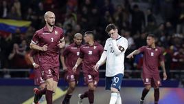 22 марта. Мадрид. Аргентина – Венесуэла – 1:3. Лионель Месси разочарован.