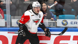 Нападающий "Авангарда" Тэйлор Бек.