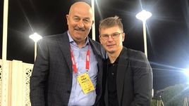 Главный тренер сборной России Станислав Черчесов (слева) и Андрей Аршавин.