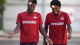Игроки "Спартака" Зе Луиш и Луиз Адриану.
