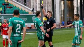 30 марта. Грозный. "Ахмат" – "Спартак" – 1:3. Сергей Лапочкин выносит очередное предупреждение хозяевам, которые в итоге останутся вдесятером.