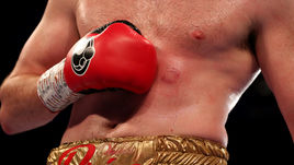 Дело Тайсона живет. Боксер использовал в бою зубы