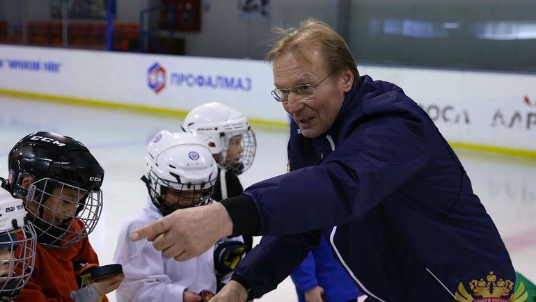 Прославленные нападающие поделились секретами мастерства. Прославленные нападающие поделились секретами мастерства.