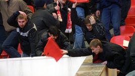 31 марта 2001 года. "Спартак" - ЦСКА - 1:0. Болельщики "Спартака" во время столкновений с милицией.