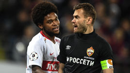 23 сентября 2018 года. Москва. "Арена ЦСКА". ЦСКА - "Спартак" - 1:1. Луиз Адриану и Игорь Акинфеев.