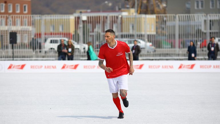 Четверг. Сочи. Марко Матерацци на искуственном газоне ReCup Arena. Четверг. Сочи. Марко Матерацци на искуственном газоне ReCup Arena.