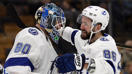 Никита Кучеров (справа).