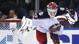 Сергей Бобровский стал лучшим в сезоне по числу сухих матчей и уступил только Андрею Василевскому по количеству побед.