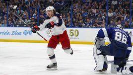 12 апреля. Тампа. "Тампа-Бэй" – "Коламбус" – 1:5. Форвард "Блю Джэкетс" Артемий Панарин празднует гол в ворота Андрея Василевского.