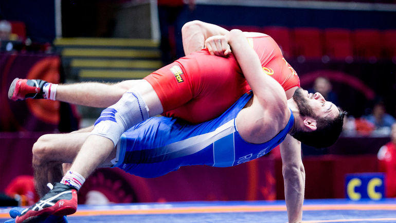 Чемпион Европы Виталий Каболоев проводит прием. Фото unitedworldwrestling.org Чемпион Европы Виталий Каболоев проводит прием. Фото unitedworldwrestling.org