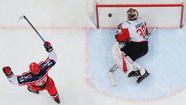 15 апреля. Москва. ЦСКА - "Авангард" - 3:0. Константин Окулов открыл счет в матче.