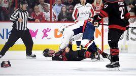 16 апреля. Роли. "Каролина" - "Вашингтон" - 5:0. Александр Овечкин в драке против Андрея Свечникова.