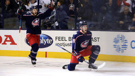 17 апреля. Коламбус. "Коламбус" - "Тампа" - 7:3. Игроки "Коламбуса" празднуют заброшенную шайбу.