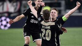 16 апреля. Турин. "Ювентус" - "Аякс" - 1:3. Футболисты амстердамского клуба празднуют забитый мяч.