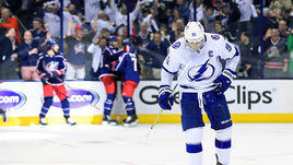 16 апреля. Коламбус. "Коламбус" - "Тампа" - 7:3. Разочарование капитана "Молний" Стивена Стэмкоса.