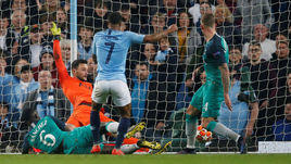 17 апреля. Манчестер. "Манчестер Сити" - "Тоттенхэм" - 4:3. 90+3-я минута. Рахим Стерлинг забивает пятый мяч в ворота "шпор", однако гол не будет засчитан.