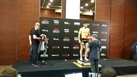 Нурмагомедов принял участие в процедуре взвешивания на турнире UFC 
