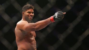 Алистар Оверим перед боем против Александра Олейника.