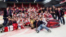 Игроки "Локо" после победы в финале Кубка Харламова.