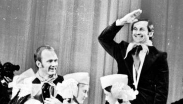 Успешный, золотой 1975-й год сменил бесславный 76-й. Расспался успешный тренерский дуэт Валерия Лобановского с Олегом Базилевичем, уволенного из киевского "Динамо".