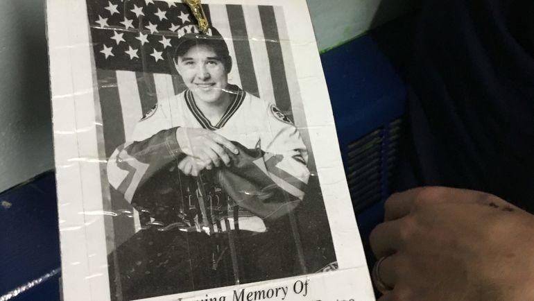 Плакат в память о Теренсе Туту. Плакат в память о Теренсе Туту.