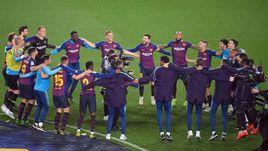 27 апреля. Барселона. "Барселона" - "Леванте" - 1:0. Каталонцы празднует титул чемпионов по окончании матча.