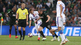 28 апреля. Краснодар. "Краснодар" - ЦСКА - 2:0. Иван Обляков (№98) против Даниила Уткина.