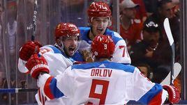 Евгений Малкин (№71) и Никита Кучеров (слева) в одной тройке с Никитой Гусевым. Тройка из "Вашингтона" с Дмитрием Орловым приедет в сборную во вторник.