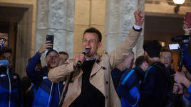 4 мая. Санкт-Петербург. Празднование чемпионства "Зенита" в аэропорту. Сергей Семак.